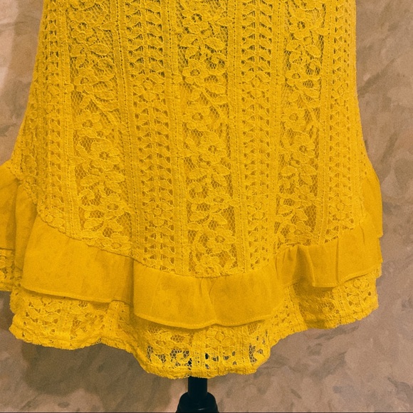 🛍Lulu’s eyelet yellow mini dress 👗 - Picture 5 of 6